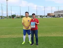 扑克中后期如何选策略（扑克中后期策略选择指南）